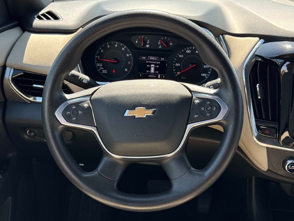 Used 2022 Chevrolet Traverse LS FWD image 14