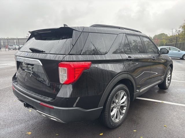 Certified 2022 Ford Explorer XLT w/ Equipment Group 202A image 4