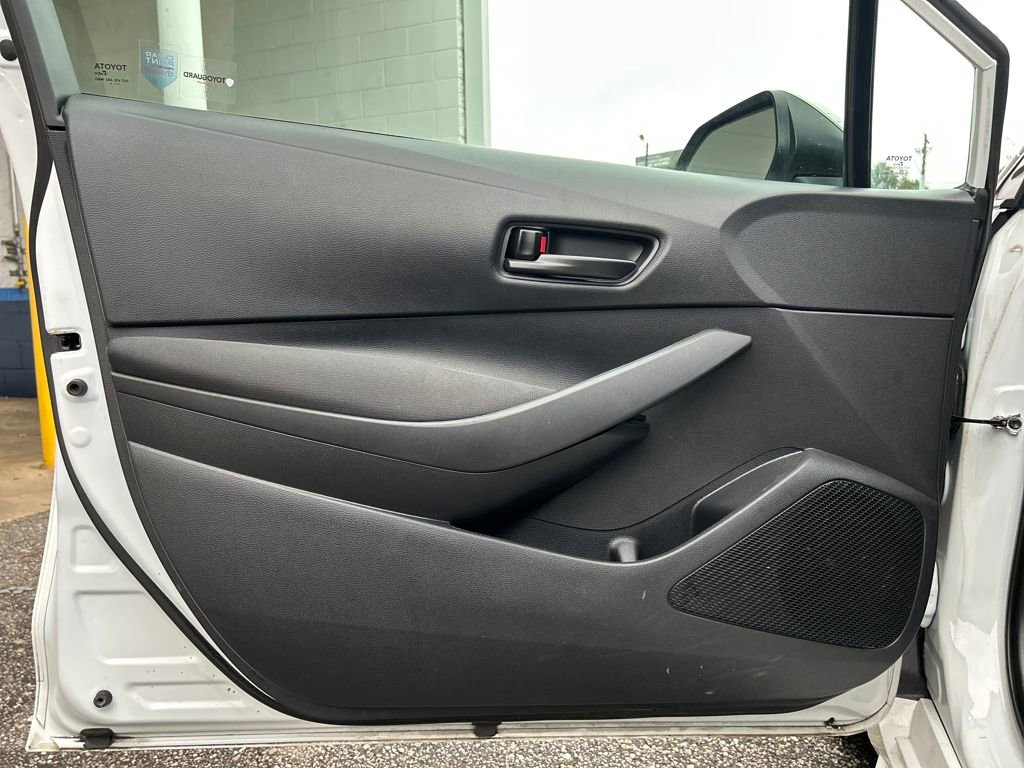 Used 2024 Toyota Corolla LE image 8