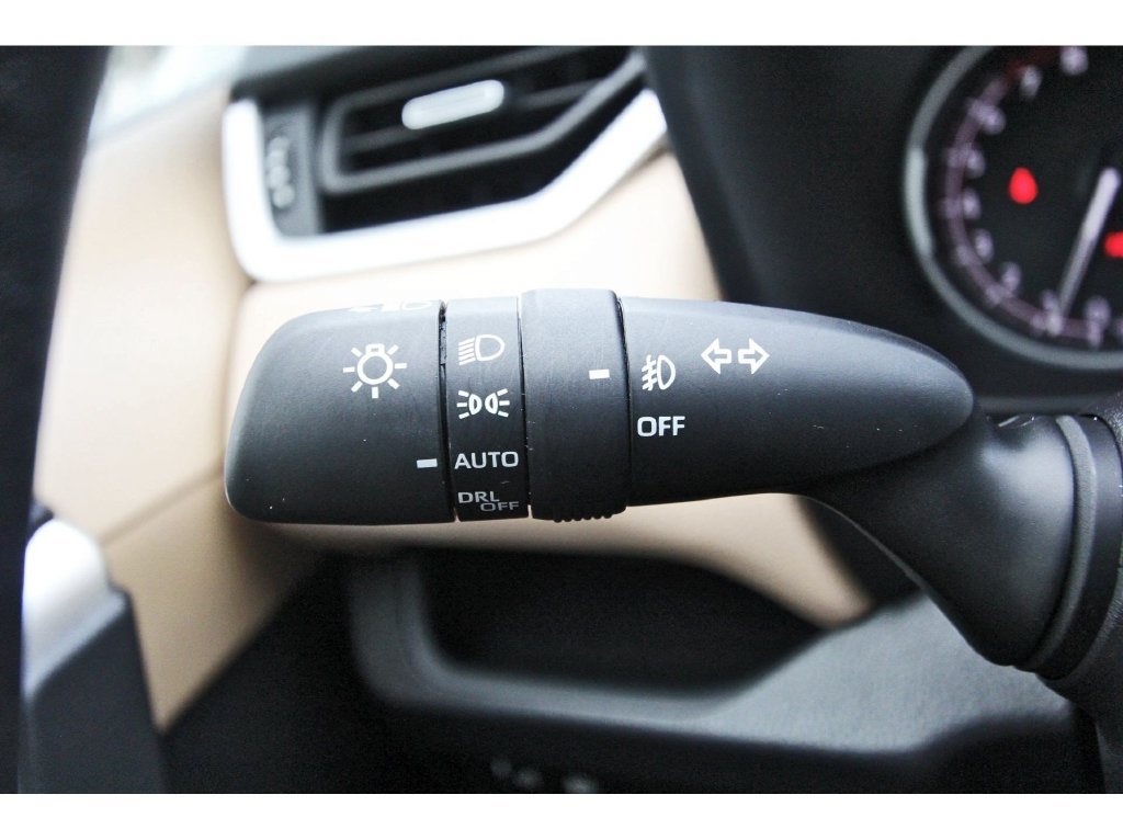 Used 2025 Toyota RAV4 XLE Premium w/ Blackout Package (GST) FWD image 18
