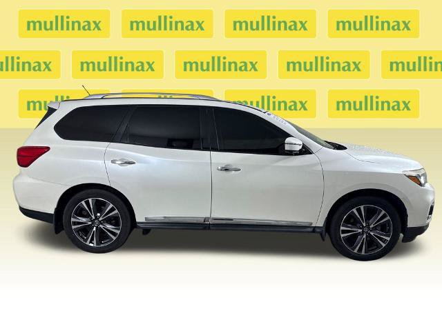 Used 2018 Nissan Pathfinder Platinum FWD image 2
