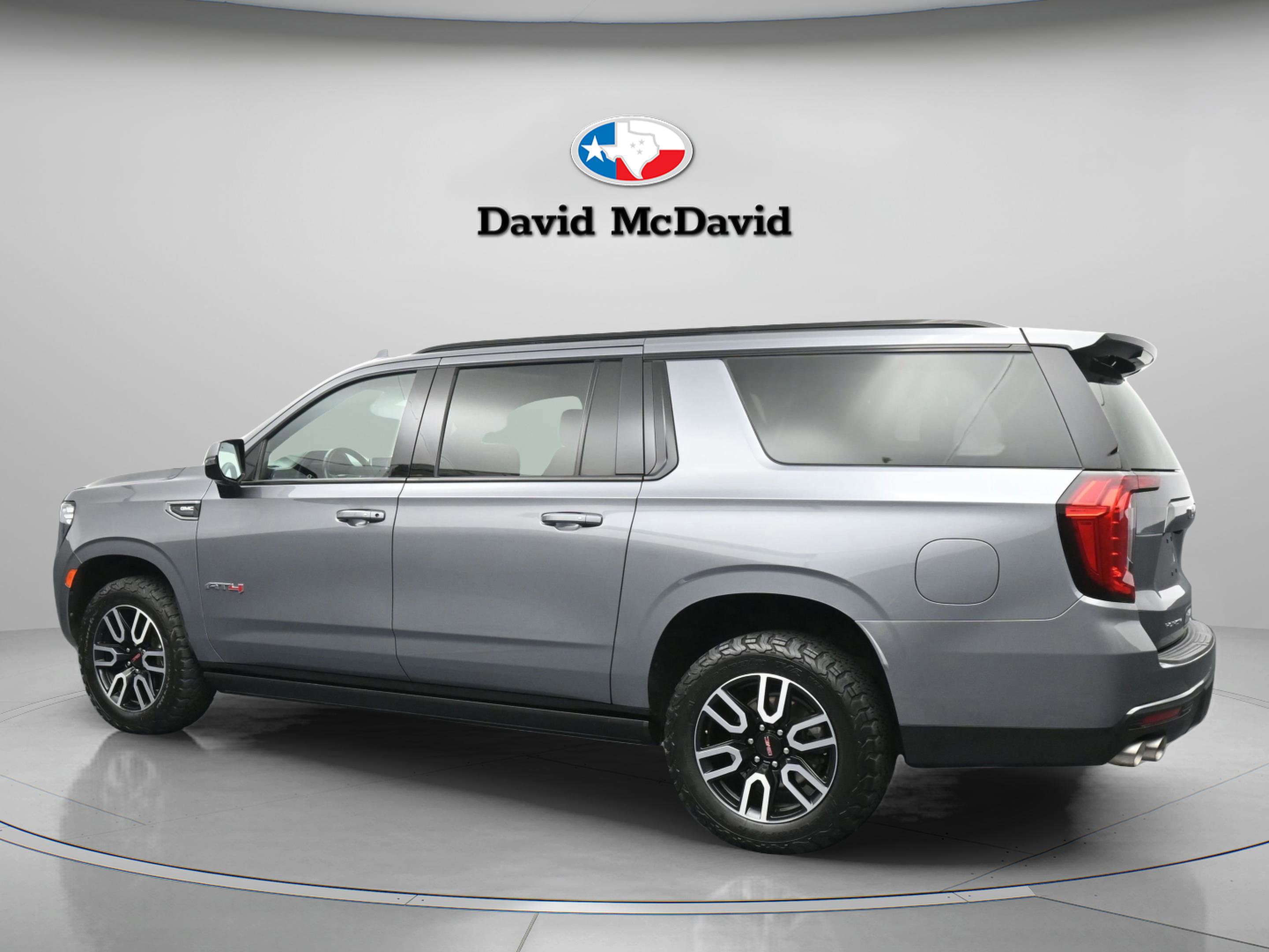 Used 2022 GMC Yukon XL AT4 image 10