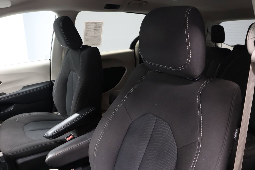 Used 2023 Chrysler Voyager LX FWD image 27