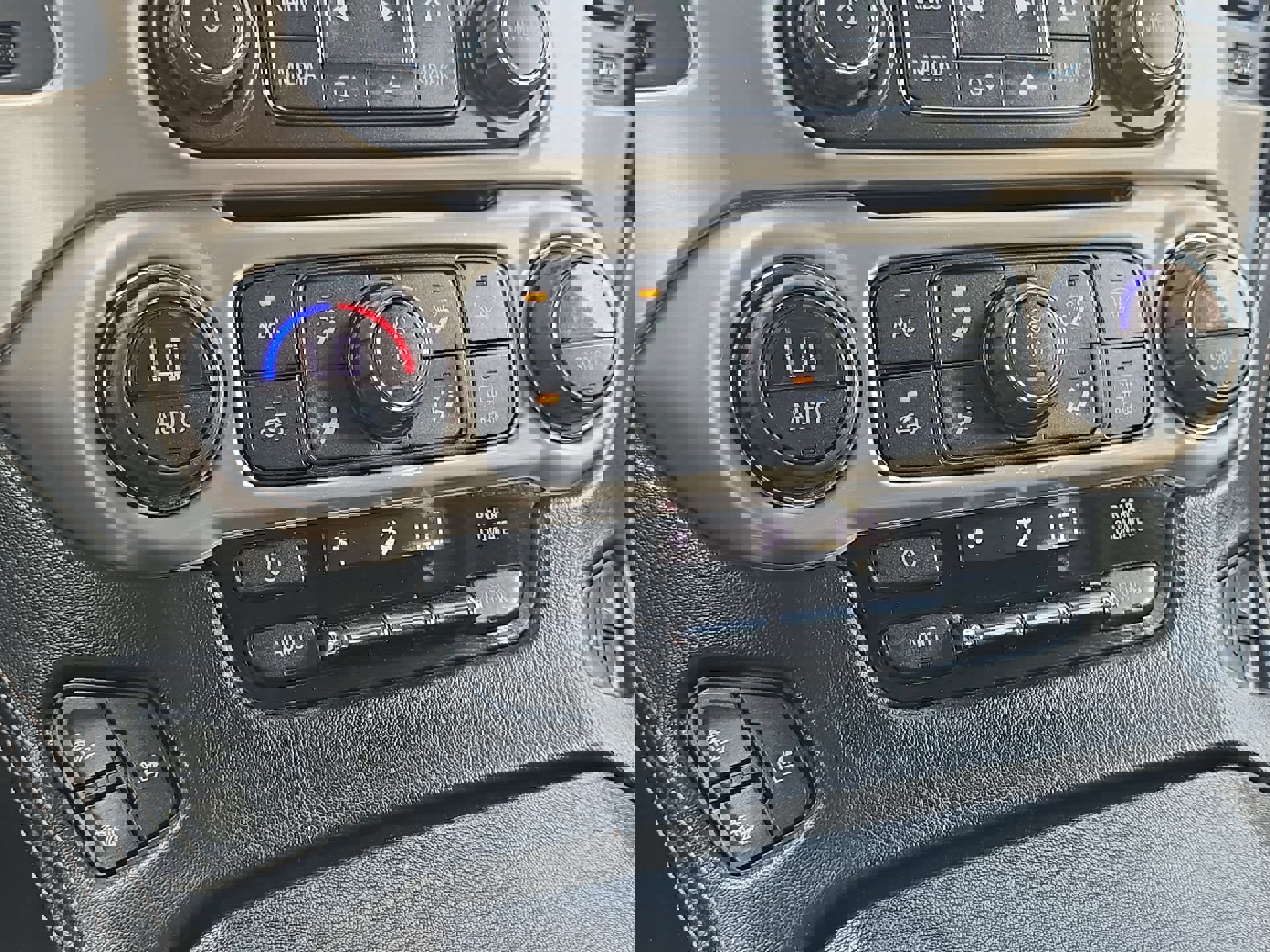 Used 2017 GMC Yukon Denali w/ Enhanced Security Package image 19