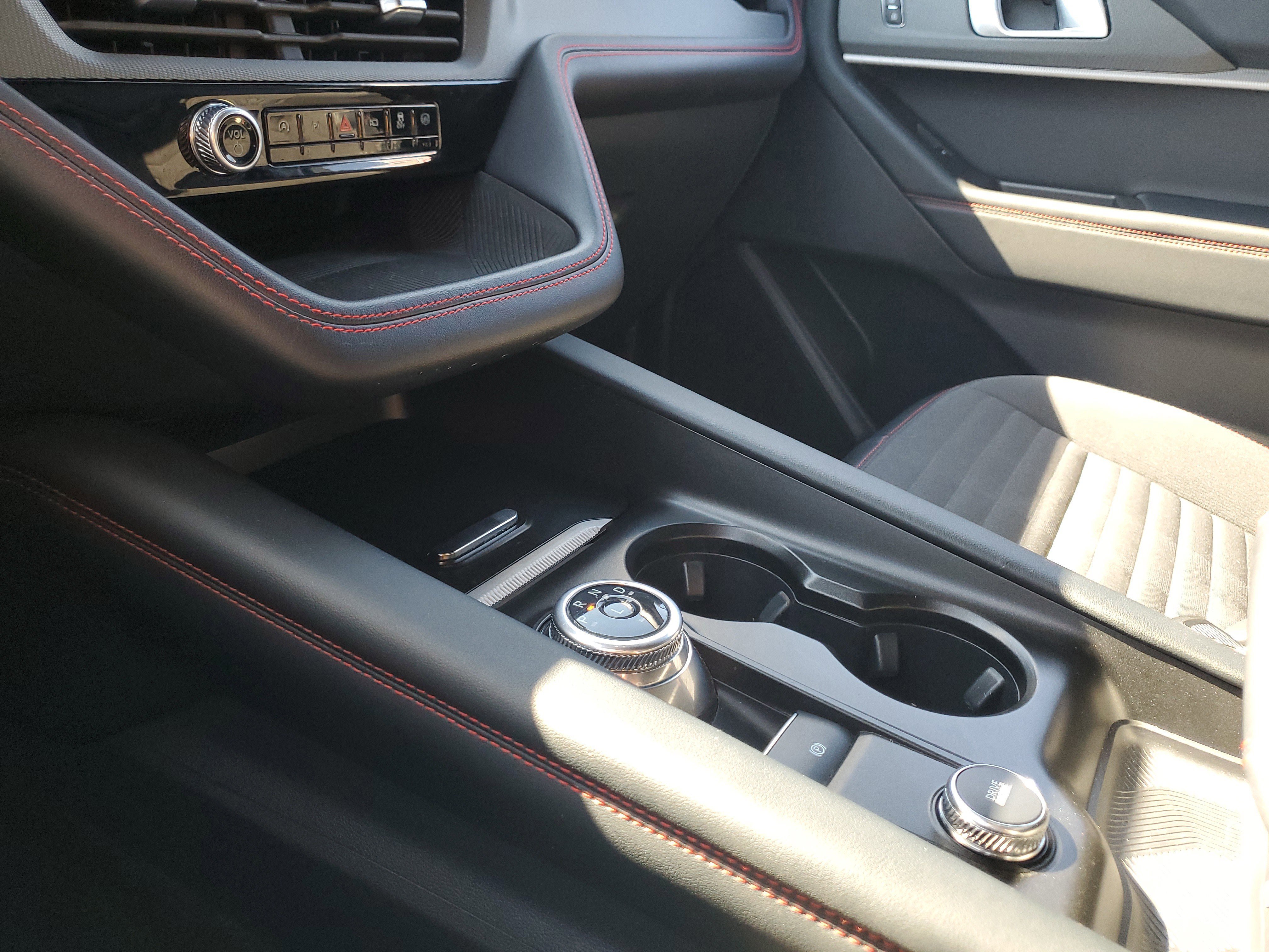 Certified 2025 Ford Explorer ST-Line image 29