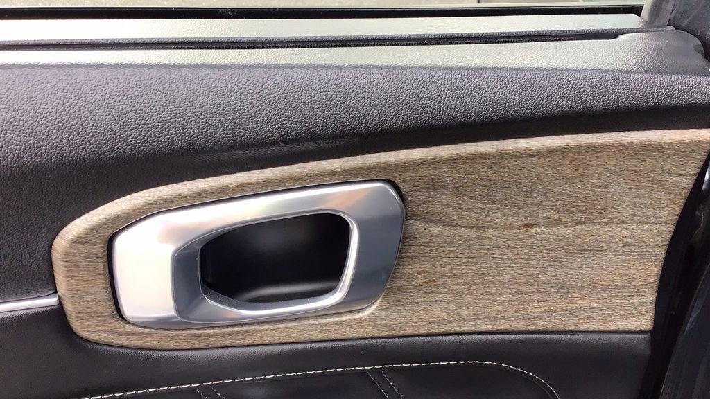 Used 2023 Kia Sorento SX Prestige image 12