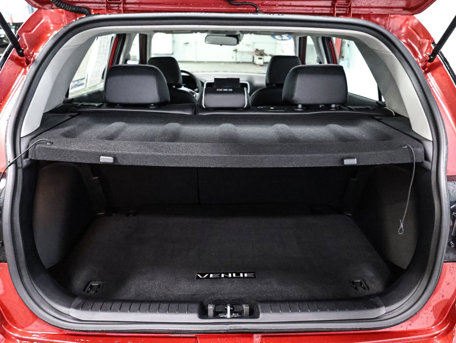 Used 2023 Hyundai Venue Limited w/ Cargo Package image 17