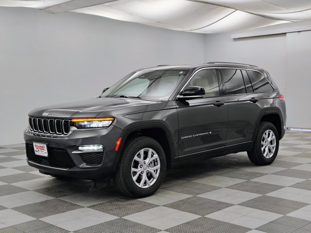 Used 2022 Jeep Grand Cherokee Limited AWD/4WD image 6
