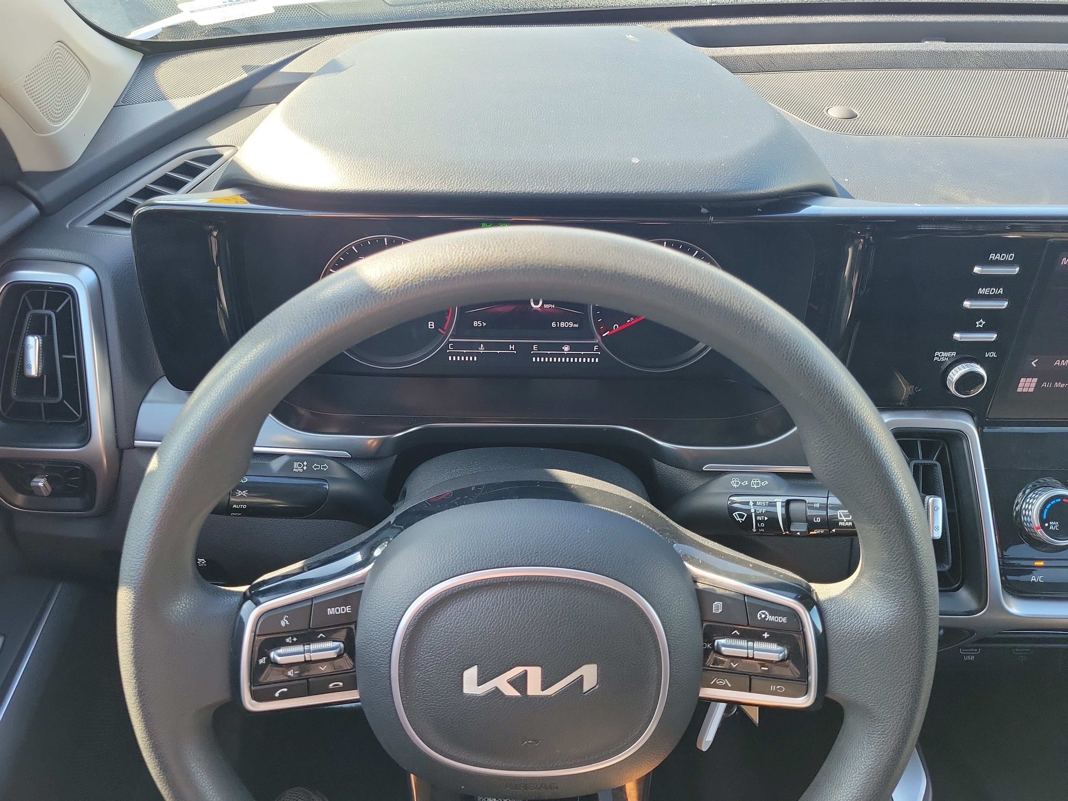 Used 2023 Kia Sorento LX AWD/4WD image 23