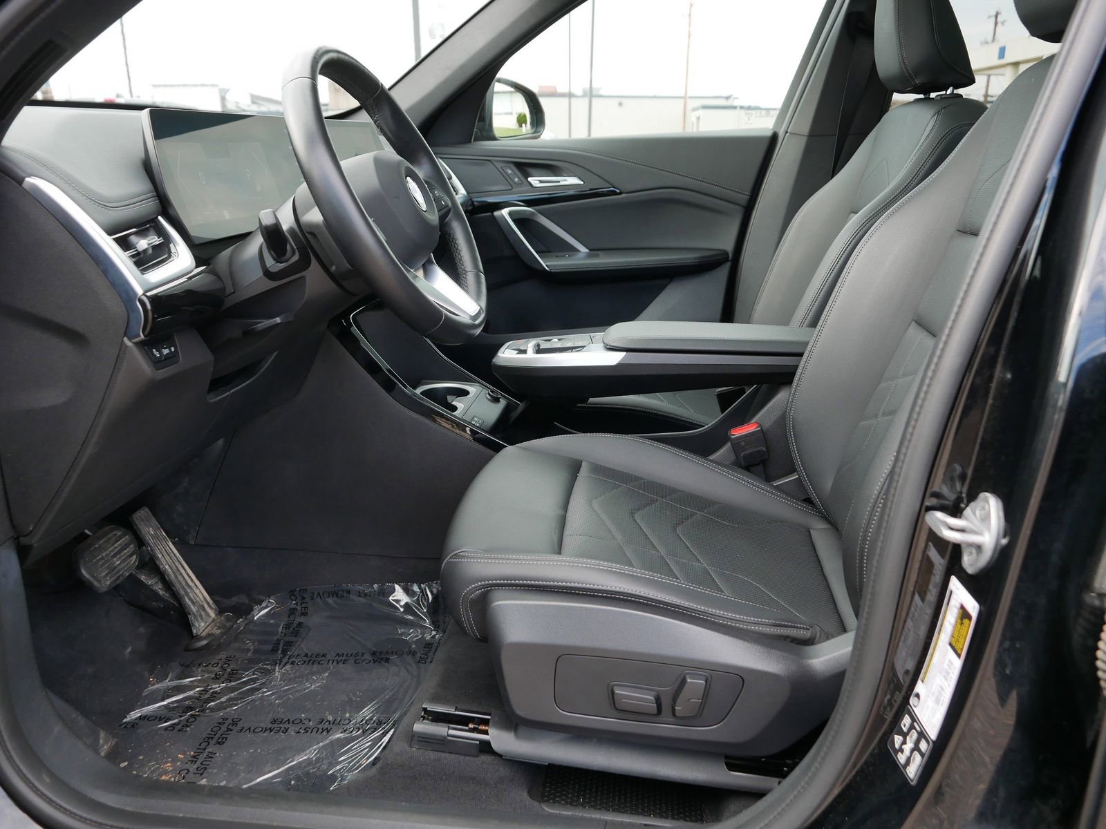 Used 2025 BMW X1 xDrive28i AWD/4WD image 14