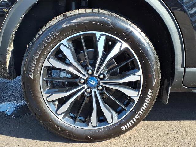 Certified 2022 Ford Escape SE w/ SE Sport Appearance Package image 24