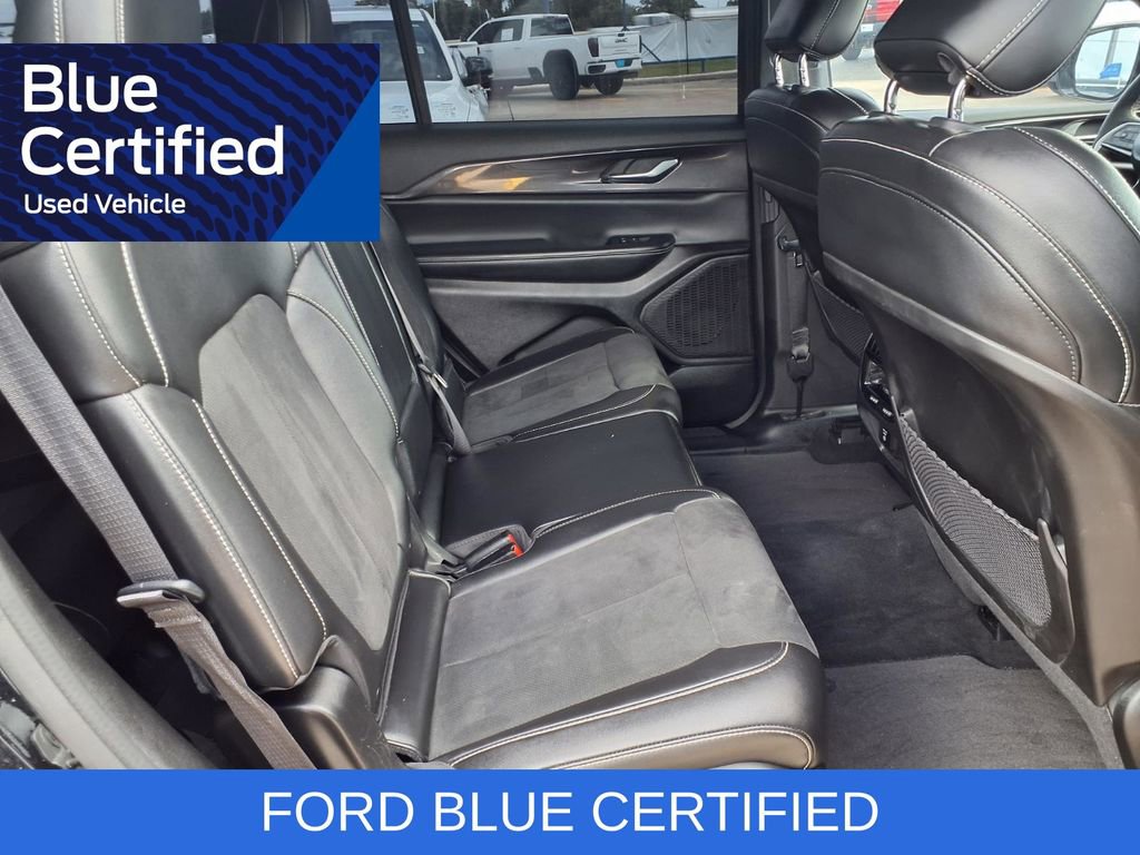 Used 2023 Jeep Grand Cherokee L Laredo RWD image 27