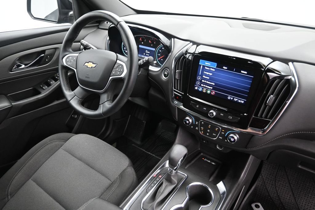 Used 2023 Chevrolet Traverse LT FWD image 16