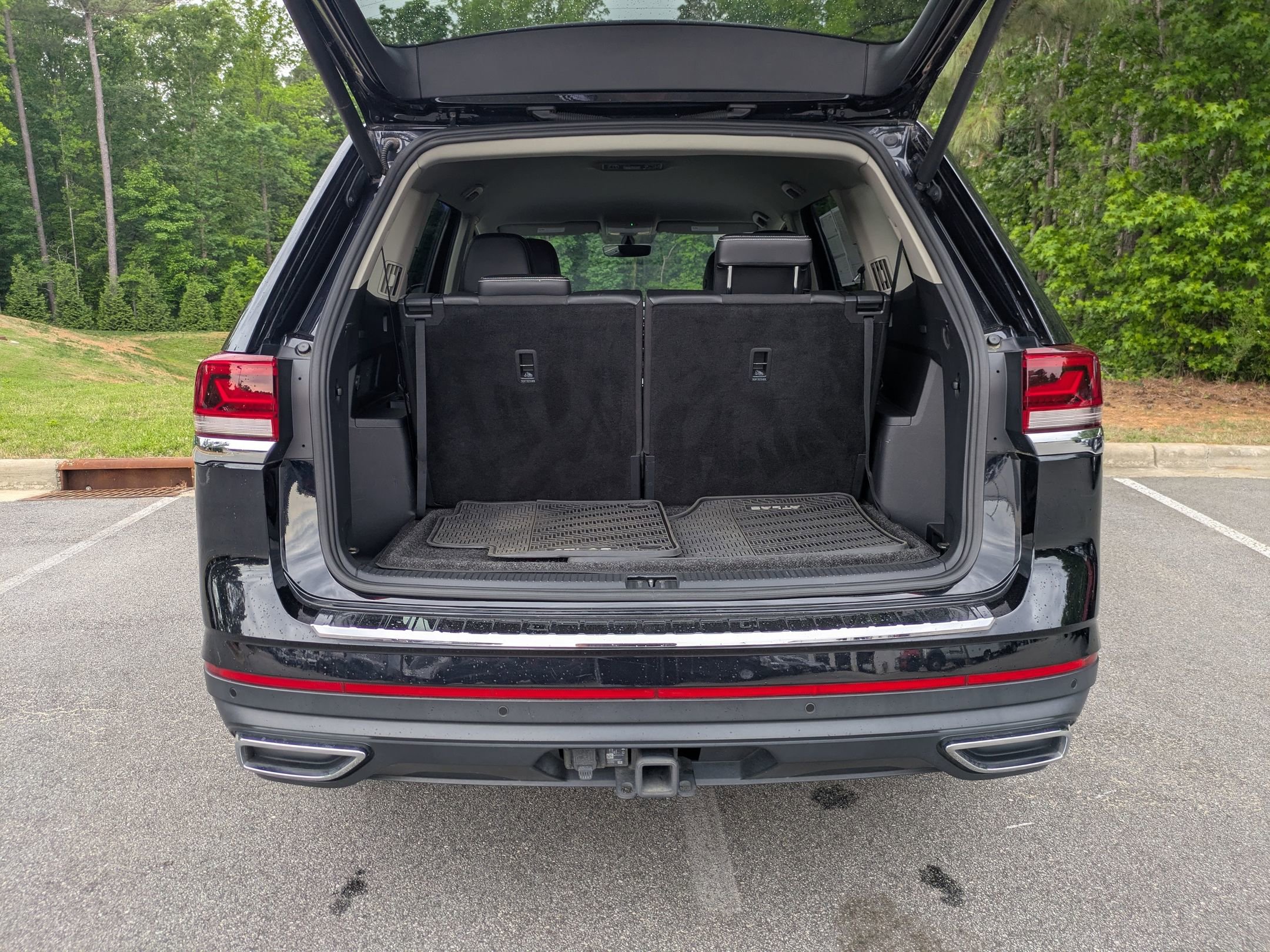 Used 2022 Volkswagen Atlas SE w/ Black Wheel Package FWD image 29
