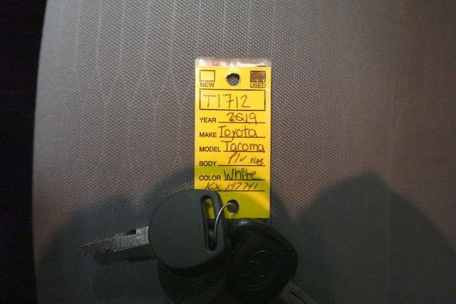 Used 2019 Toyota Tacoma SR image 27