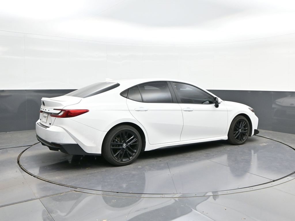 Used 2025 Toyota Camry SE image 15