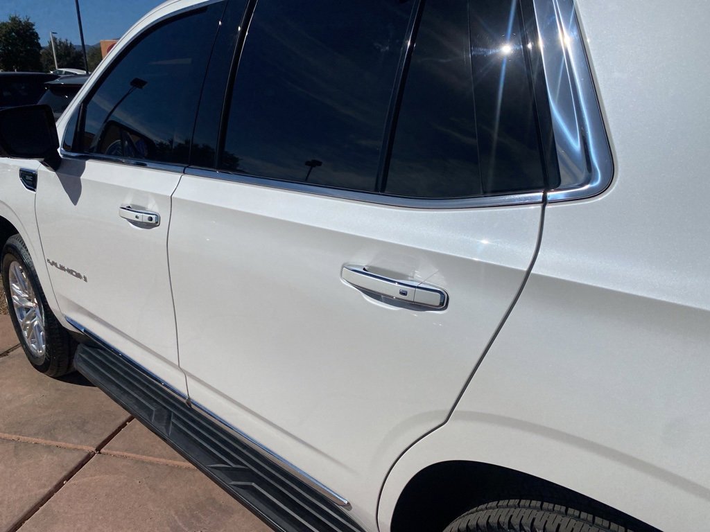 Used 2024 GMC Yukon SLT w/ SLT Luxury Package image 15