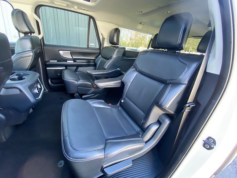 Certified 2025 Ford Expedition Max Platinum image 35