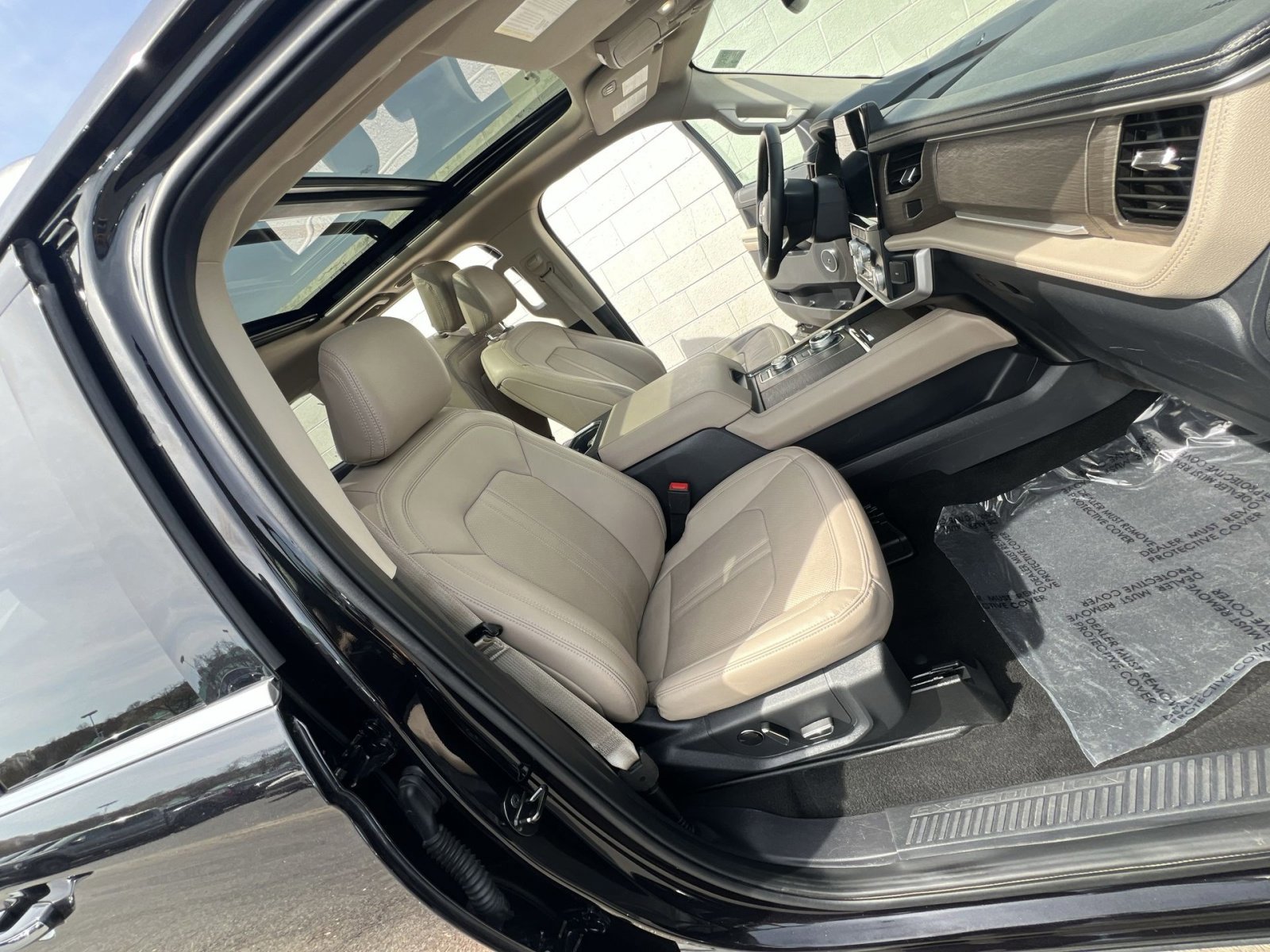 Certified 2024 Ford Expedition Limited image 28