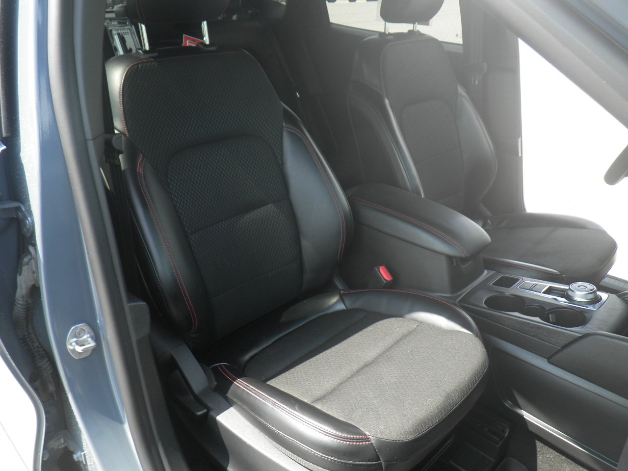 Certified 2025 Ford Escape ST-Line w/ Tech Pack #1 AWD/4WD image 25