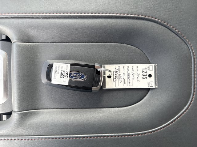 Certified 2025 Ford Expedition Active AWD/4WD image 16