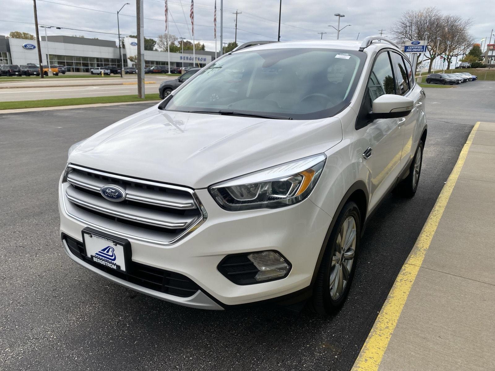 Certified 2017 Ford Escape Titanium AWD/4WD image 4
