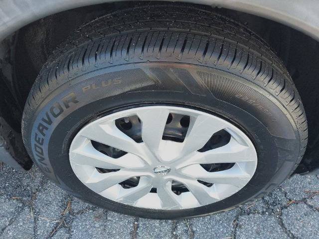 Used 2018 Nissan Rogue S AWD/4WD image 11