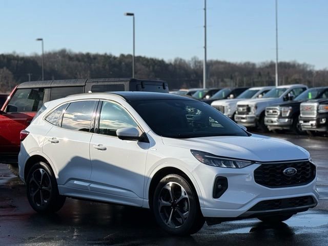 Certified 2023 Ford Escape ST-Line Select w/ Tech Pack #2 image 12