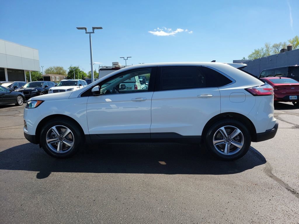 Certified 2023 Ford Edge SEL w/ Convenience Package AWD/4WD image 2
