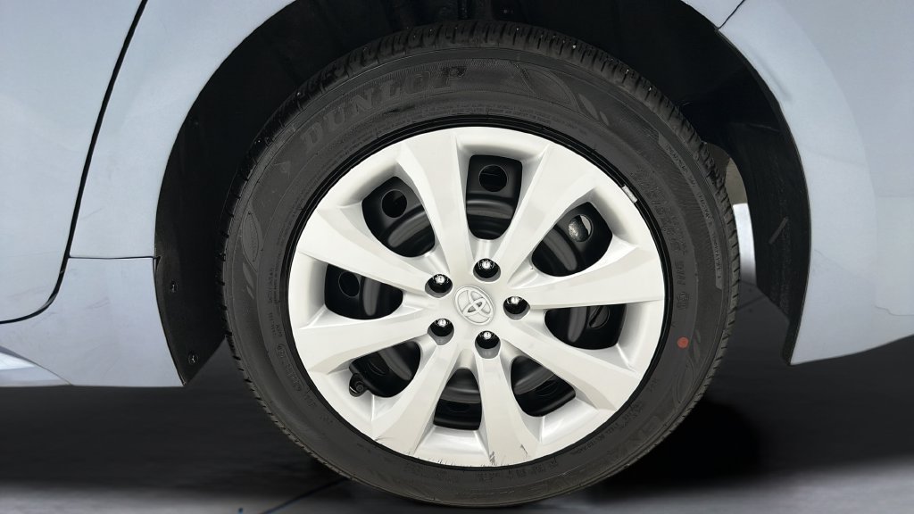 Used 2026 Toyota Corolla LE FWD image 9