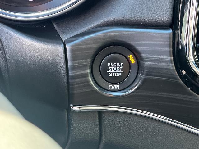 Used 2019 Jeep Grand Cherokee Limited w/ Luxury Group II image 9