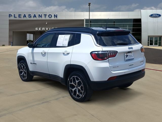 Used 2025 Jeep Compass Limited AWD/4WD image 3