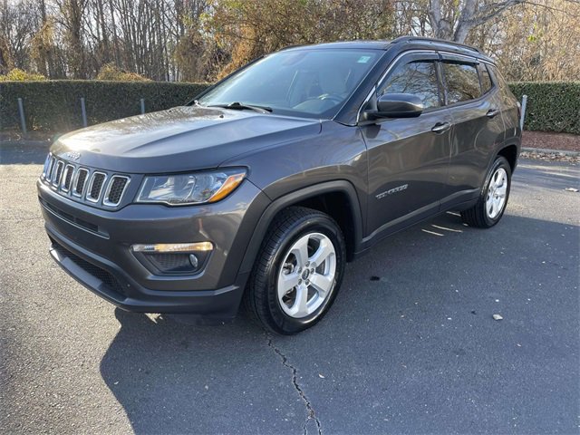Used 2019 Jeep Compass Latitude image 3