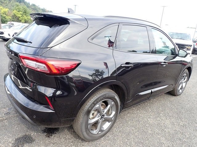 Certified 2023 Ford Escape ST-Line Select w/ Tech Pack #2 image 4