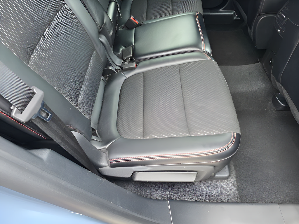 Certified 2025 Ford Escape ST-Line Select AWD/4WD image 31