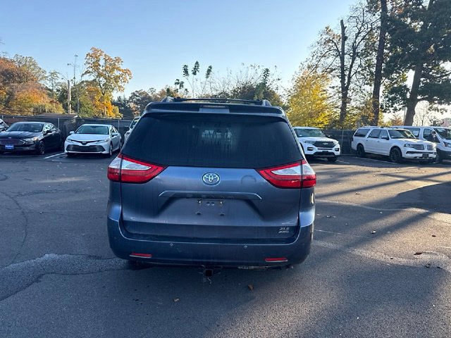 Used 2017 Toyota Sienna XLE AWD/4WD image 9