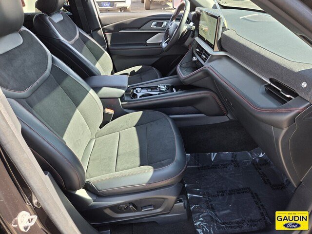 Certified 2025 Ford Explorer ST AWD/4WD image 16