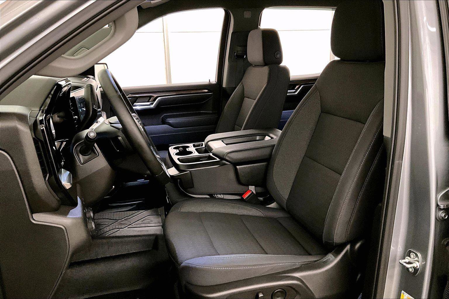 Used 2025 Chevrolet Silverado 1500 LT w/ Safety Package image 24