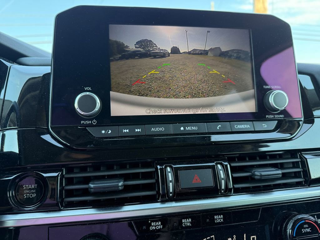 Used 2025 Nissan Pathfinder SV AWD/4WD image 21