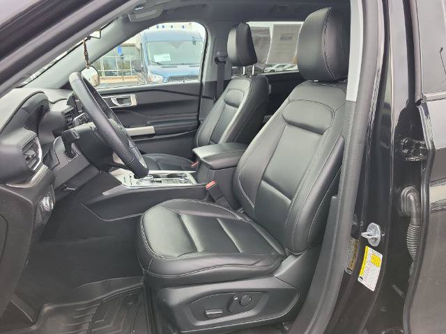 Certified 2022 Ford Explorer XLT w/ Equipment Group 202A AWD/4WD image 7