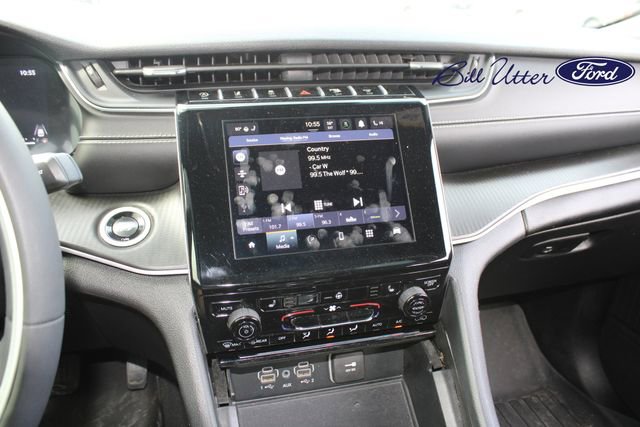 Used 2024 Jeep Grand Cherokee L Laredo AWD/4WD image 17