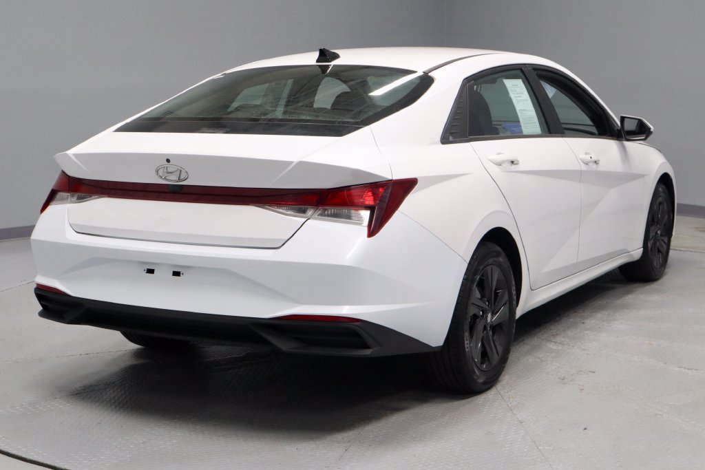 Used 2022 Hyundai Elantra SEL FWD image 9