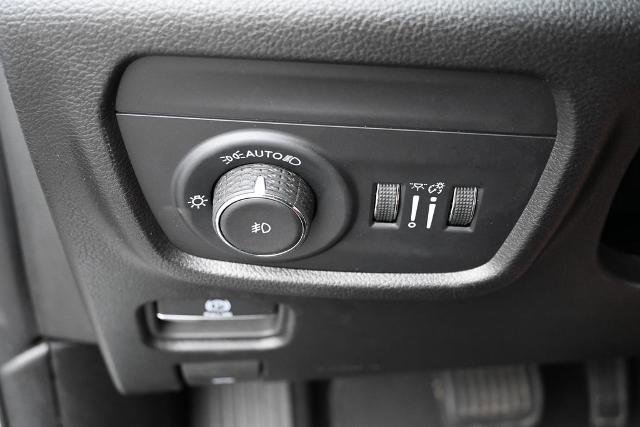 Used 2024 Jeep Grand Cherokee L Limited w/ Luxury Tech Group II AWD/4WD image 35