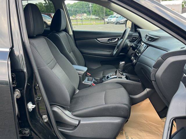 Used 2020 Nissan Rogue SV FWD image 5