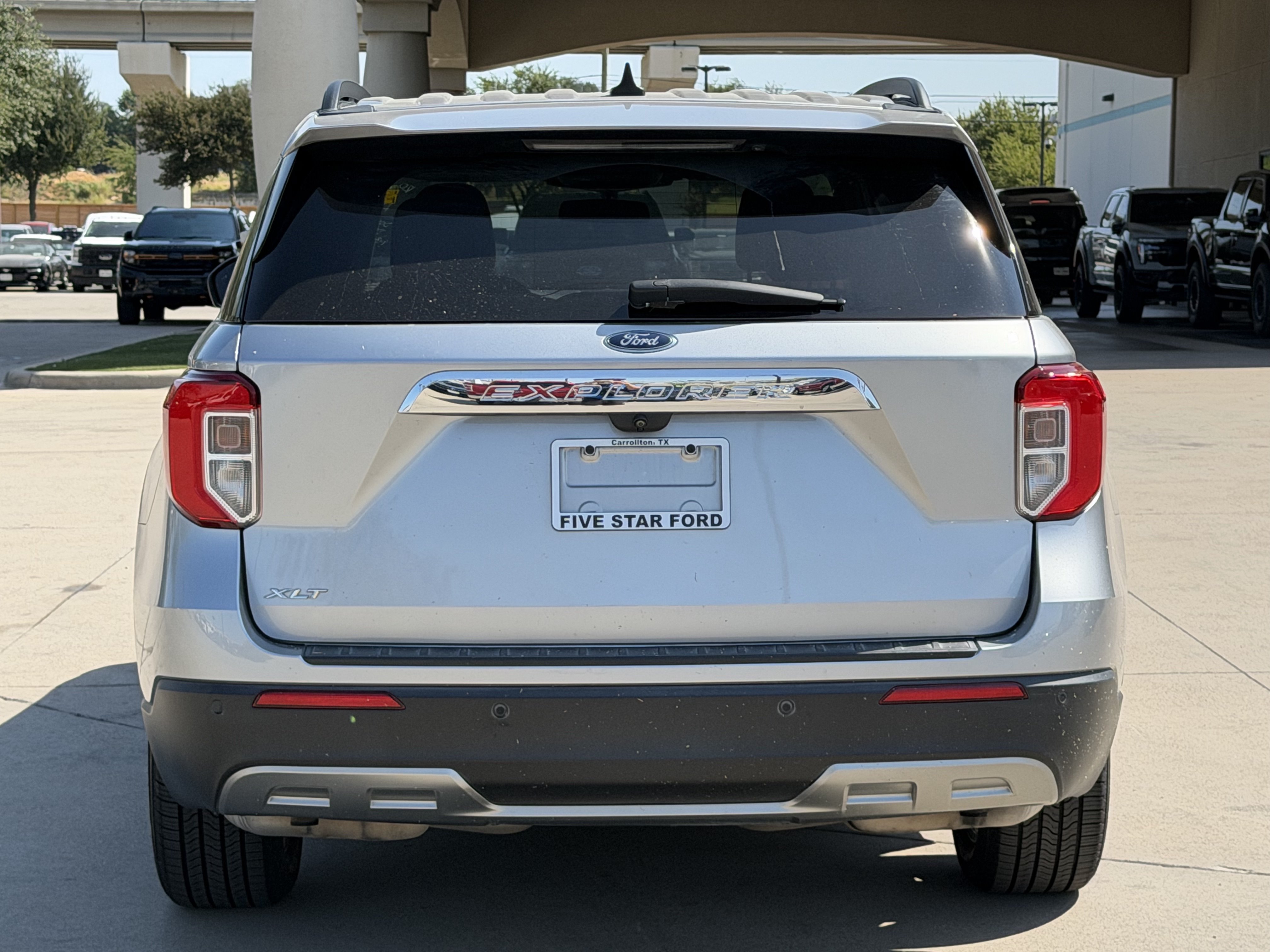 Certified 2021 Ford Explorer XLT w/ Equipment Group 202A RWD image 5
