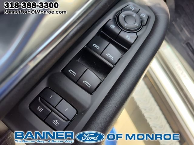 Used 2022 Chevrolet Tahoe Z71 w/ Luxury Package AWD/4WD image 17
