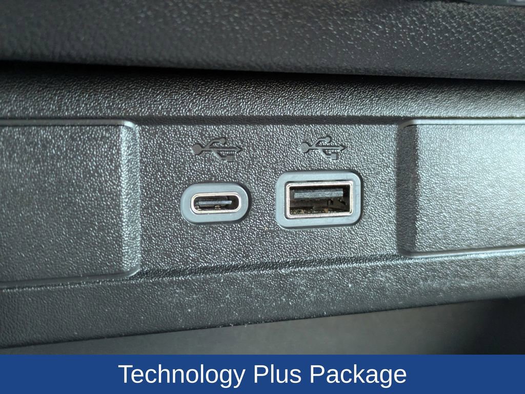 Used 2024 GMC Canyon AT4 w/ AT4 Premium Package image 24