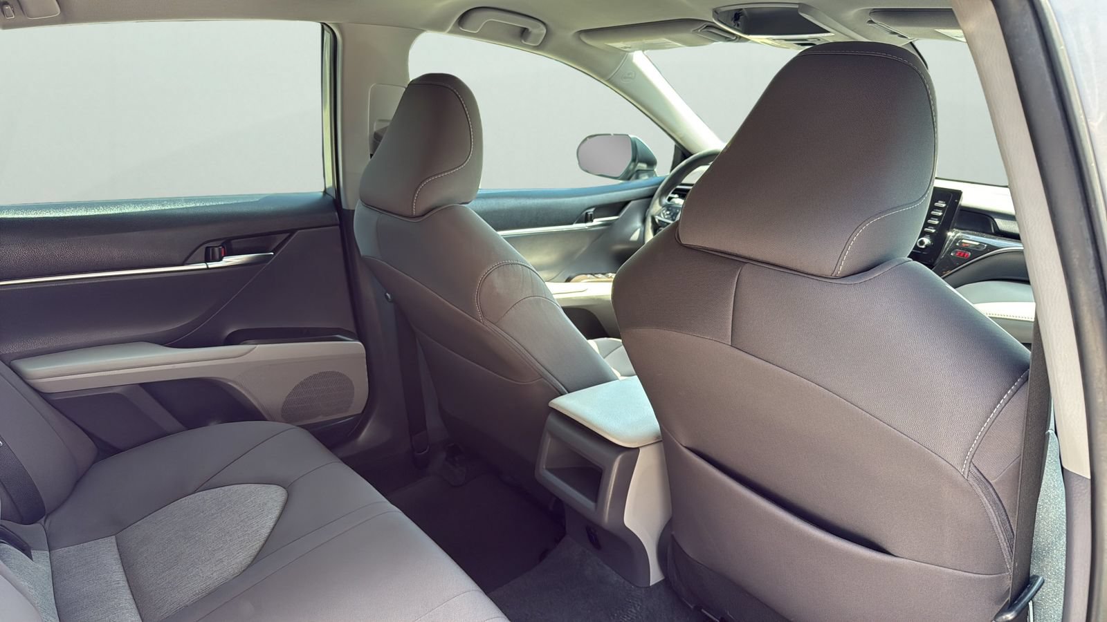 Used 2023 Toyota Camry LE FWD image 22