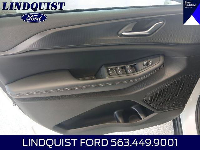 Used 2024 Jeep Grand Cherokee Altitude AWD/4WD image 9