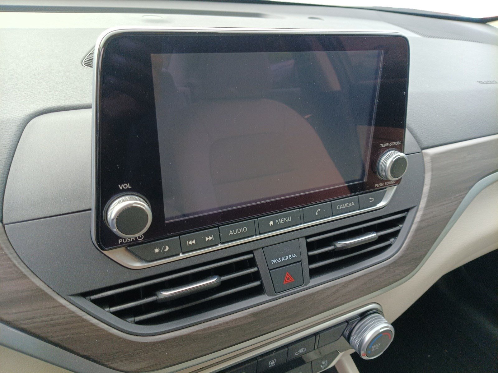 Used 2025 Nissan Altima 2.5 SV FWD image 11